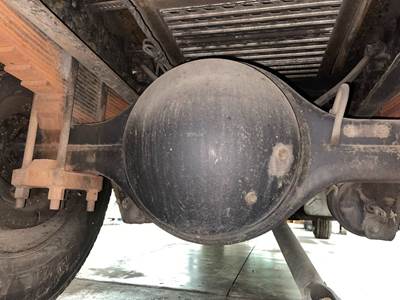 Eaton RS404 Rear Axle Housing for a International 4300