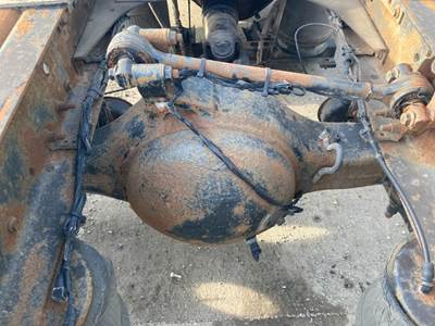 Eaton RS404 Rear Axle Housing for a Volvo VNM