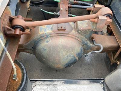 Eaton RS404 Rear Axle Housing for a Ford A9513