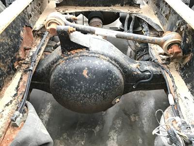 Eaton RS404 Rear Axle Housing for a Volvo VNL