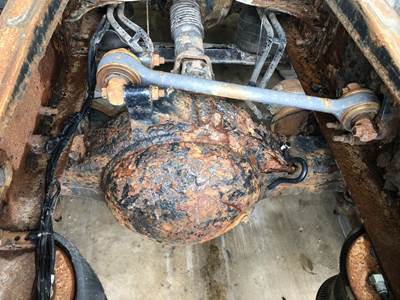 Eaton RS404 Rear Axle Housing for a Mack CXN