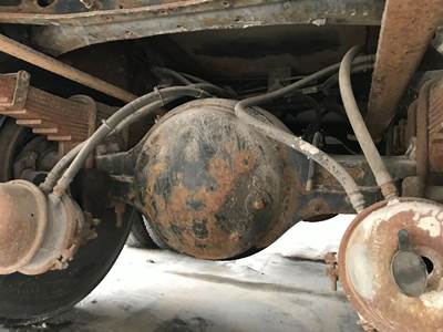 Eaton RS404 Rear Axle Housing for a International 4400