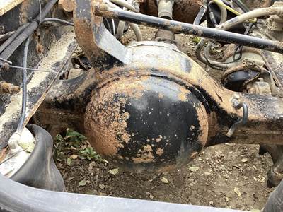 Eaton RS404 Rear Axle Housing for a International 4400