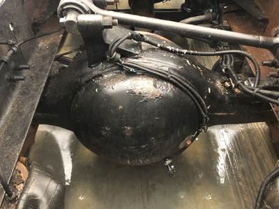 Eaton RS404 Rear Axle Housing for a Volvo VNL