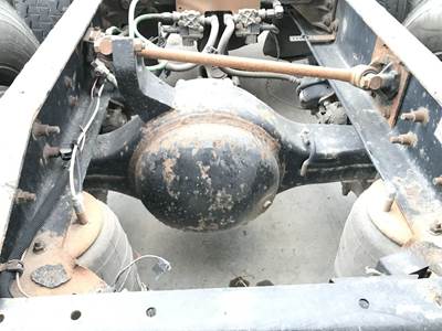 Eaton RS404 Rear Axle Housing for a International 9200