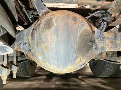 Eaton RS404 Rear Axle Housing for a International 8600