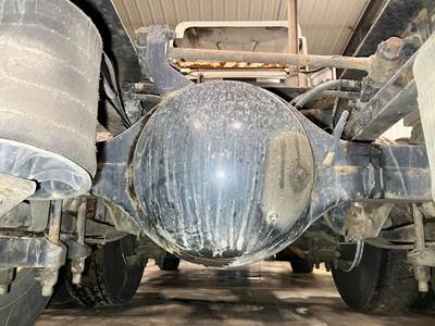 Eaton RS404 Rear Axle Housing for a International 8600