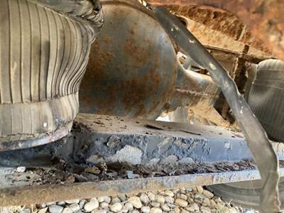 Eaton RS404 Rear Axle Housing for a Mack CH