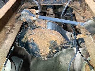 Eaton RS404 Rear Axle Housing for a Volvo VNM