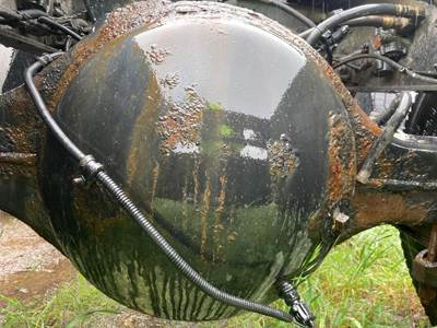 Eaton RS404 Rear Axle Housing for a International Lonestar