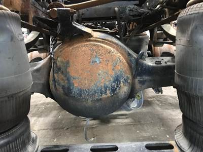 Eaton RS404 Rear Axle Housing for a Volvo VNL