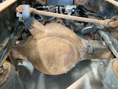 Eaton RS404 Rear Axle Housing for a International 9400