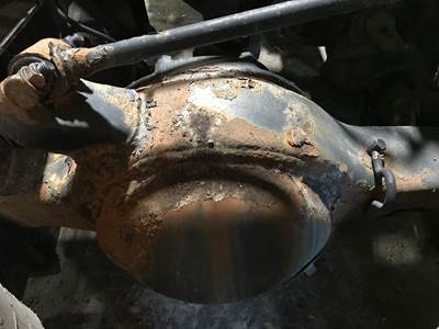 Eaton RS404 Rear Axle Housing for a Freightliner Cascadia