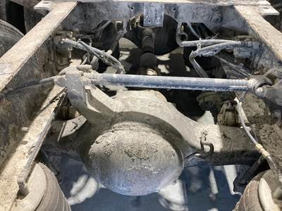 Eaton RS404 Rear Axle Housing for a International 8600