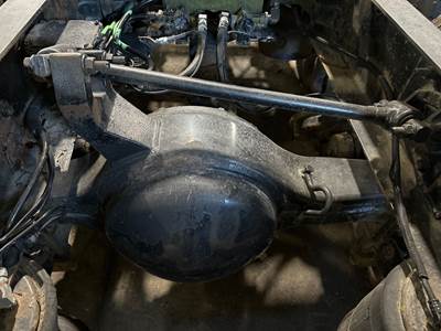 Eaton RS404 Rear Axle Housing for a International 9400