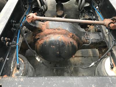 Eaton RS404 Rear Axle Housing for a Freightliner Cascadia