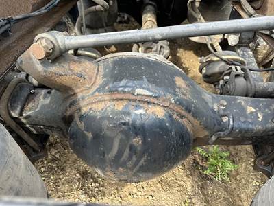 Eaton RS404 Rear Axle Housing for a Freightliner C120 Century