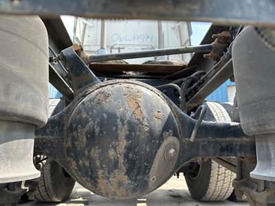 Eaton RS404 Rear Axle Housing for a Freightliner Columbia 120