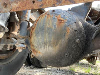 Eaton RS405 Rear Axle Housing for a Mack CX