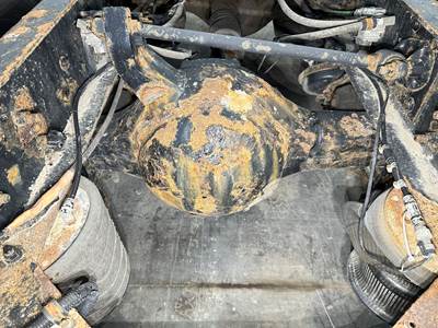 Eaton RS405 Rear Axle Housing for a International 9400