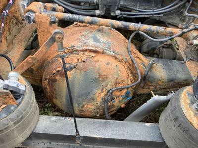 Eaton RSP40 Rear Axle Housing for a Kenworth T2000