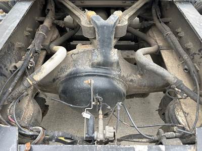 Eaton RSP40 Rear Axle Housing for a Kenworth W900L