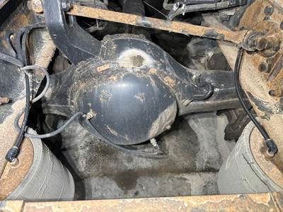 Eaton RSP40 Rear Axle Housing for a International 8600