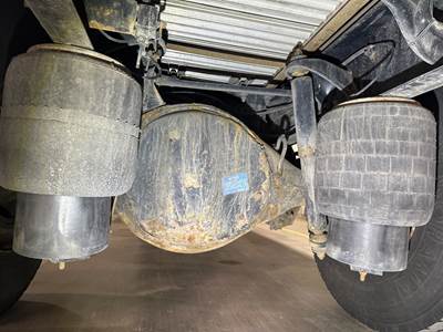 Eaton S21-170 Rear Axle Housing for a Peterbilt 337