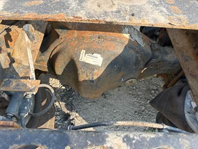 Eaton S23-170 Rear Axle Housing for a International 8600