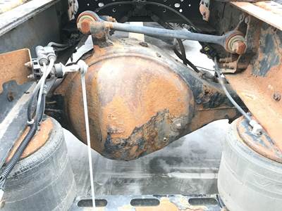 Eaton S23-190 Rear Axle Housing for a Volvo VNM