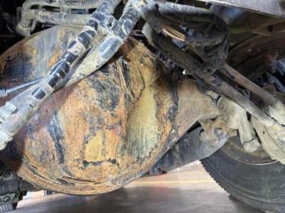 Eaton S23-190 Rear Axle Housing for a Kenworth T680