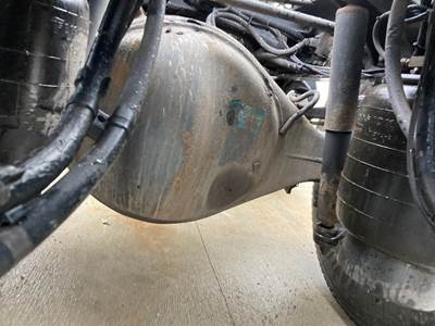 Eaton S23-190D Rear Axle Housing for a Kenworth T660