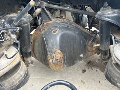 Eaton S23-190D Rear Axle Housing for a Peterbilt 579