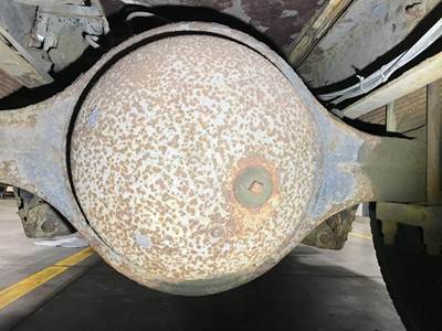 International RA351 Rear Axle Housing for a International 4900