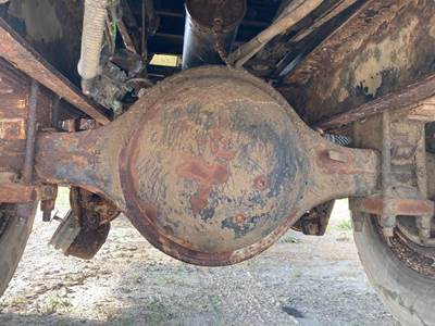 International RA44 Rear Axle Housing for a International 4900