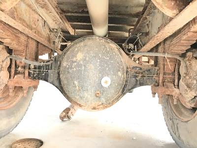 International RA472 Rear Axle Housing for a International 4700