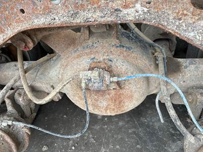 International RA472 Rear Axle Housing for a International 4900