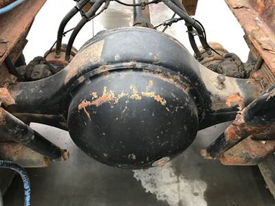 International RA474 Rear Axle Housing for a International 4900