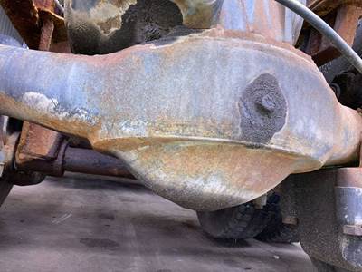 Mack CRD93 Rear Axle Housing for a Mack RD600