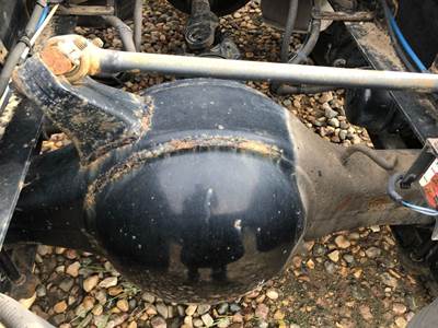 Meritor 3200F2216 Rear Axle Housing for a Freightliner Cascadia