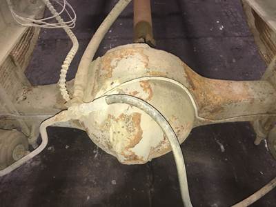 Meritor H173 Rear Axle Housing for a Ford F700