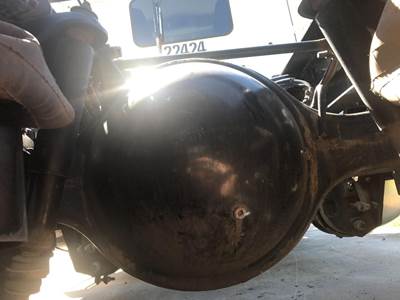 Meritor ME20165 Rear Axle Housing for a Peterbilt 579