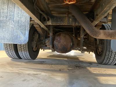 Meritor MR1714X Rear Axle Housing for a Ford F650