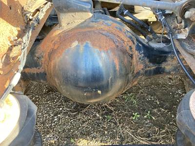 Meritor MR20143M Rear Axle Housing for a Volvo VNL