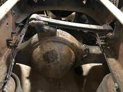 Meritor MR20143M Rear Axle Housing for a Volvo VNL