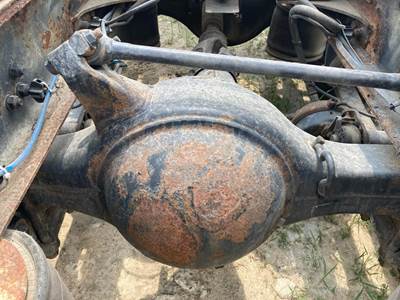 Meritor MR20143M Rear Axle Housing for a Freightliner C120 Century