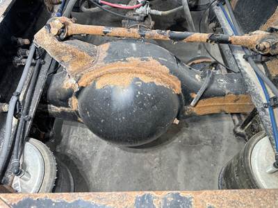 Meritor MR20143M Rear Axle Housing for a Freightliner Cascadia