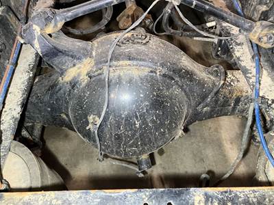 Meritor MR2014E Rear Axle Housing for a Freightliner Cascadia