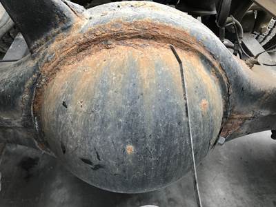 Meritor MR2014X Rear Axle Housing for a Freightliner Cascadia