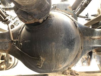 Meritor MR2014X Rear Axle Housing for a Volvo VNL